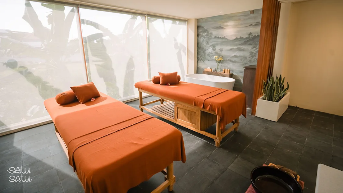 Private couple spa room at Swarna Spa and Wellness Pererenan Bali with twin massage beds