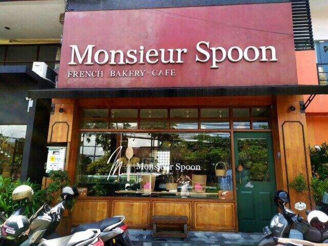 Monsieur Spoon