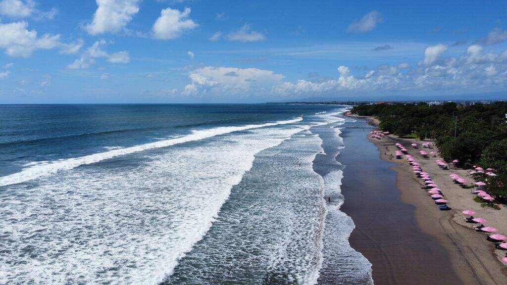 Pantai Legian Bali
