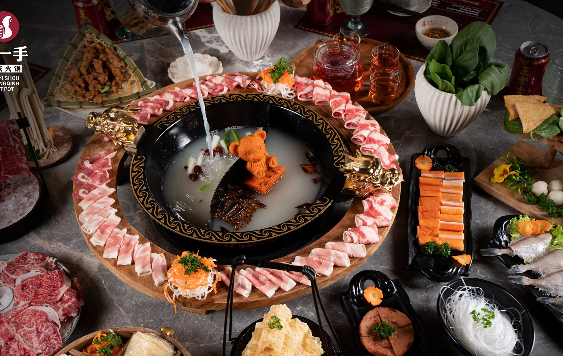 Chongqing Liuyishou Hotpot Bali Sunset Road